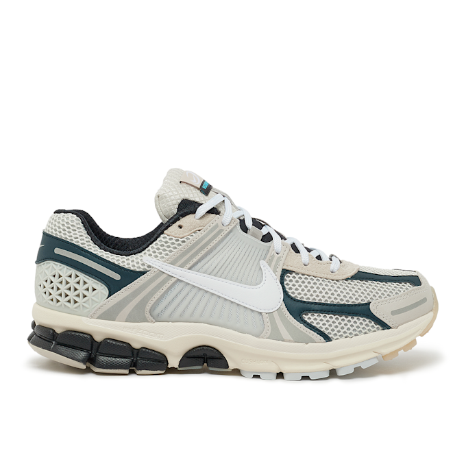 Nike Zoom Vomero 5 Premium "Light Bone Black" beige 84794 2