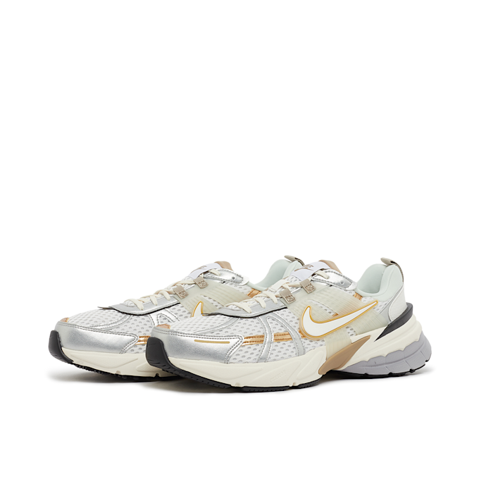 Nike Wmns V2K Run "Khaki Metallic Silver" silver 84809 1