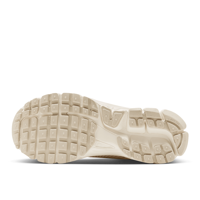 Nike Wmns Zoom Vomero 5 "Sail" beige 86772 4