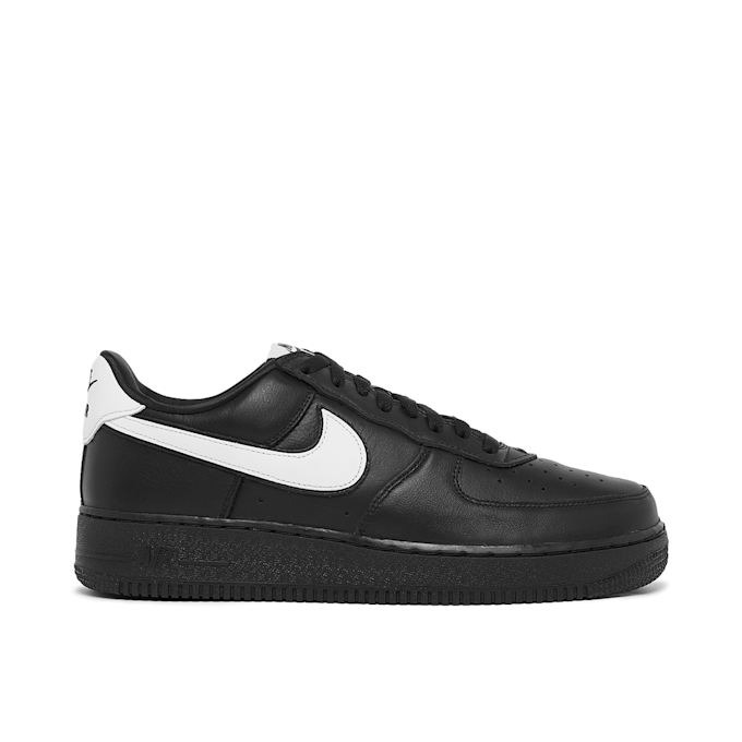 Nike Wmns Air Force 1 Low Retro Qs noir 88099 2