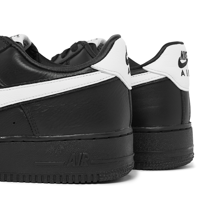 Nike Wmns Air Force 1 Low Retro Qs noir 88099 5