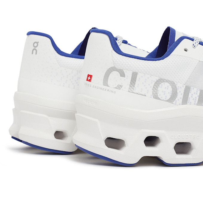 On Cloudmonster weiß 86907 5