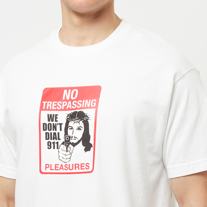 Pleasures Trespass T-Shirt wit 85111 5