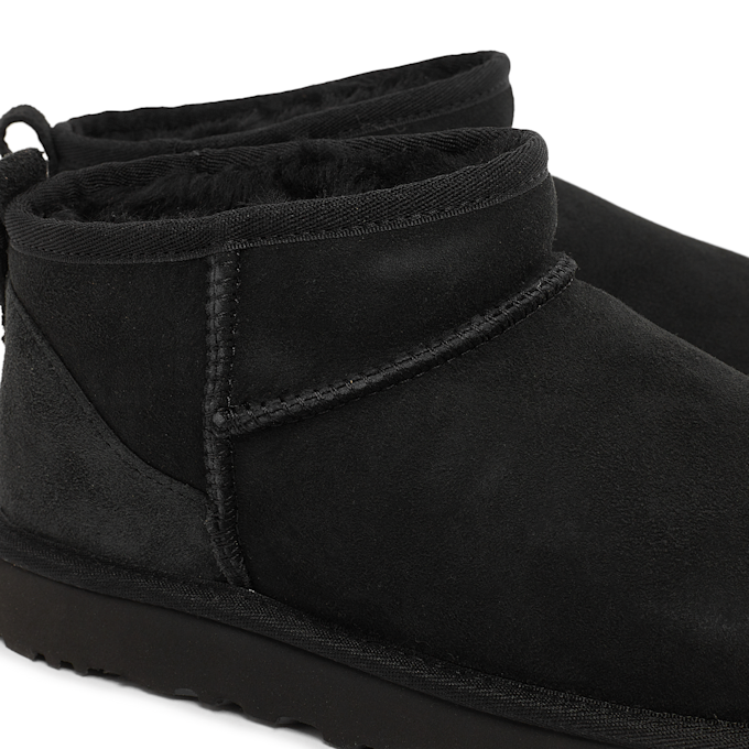 UGG Wmns Classic Ultra Mini schwarz 85916 6