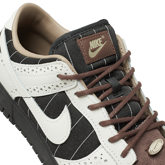 Nike Wmns Dunk Low LX "Brogue Pinstripe" schwarz 88221 5