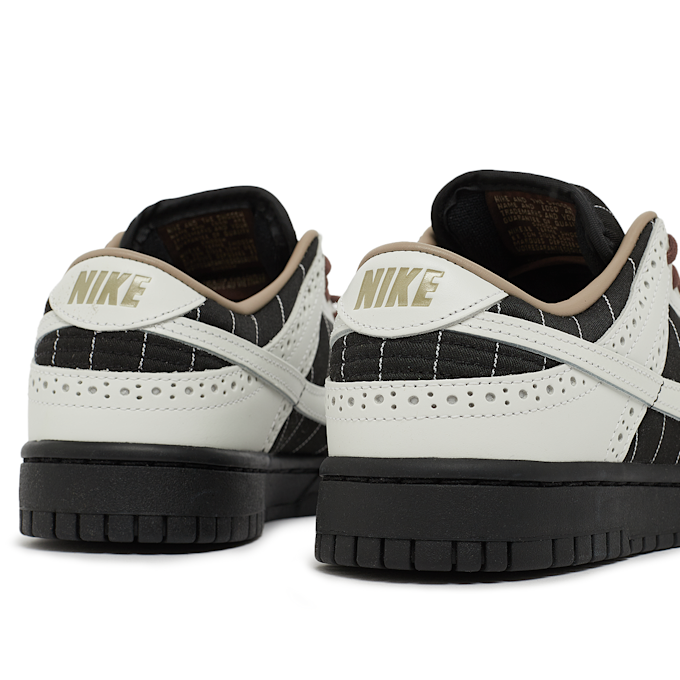 Nike Wmns Dunk Low LX "Brogue Pinstripe" schwarz 88221 6