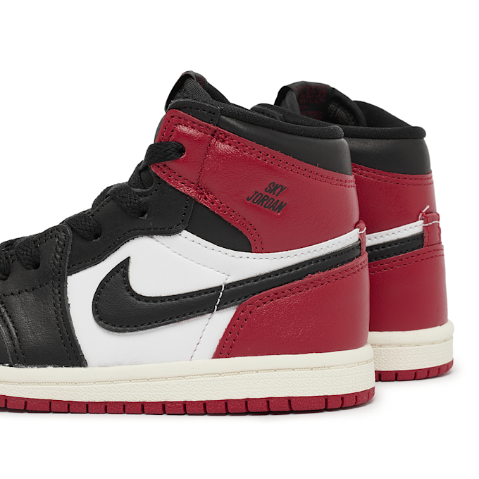Jordan (TD) Jordan 1 Retro High OG "Black Toe Reimagined" noir 86214 5