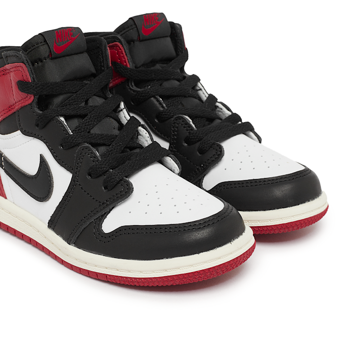 Jordan (TD) Jordan 1 Retro High OG "Black Toe Reimagined" noir 86214 6