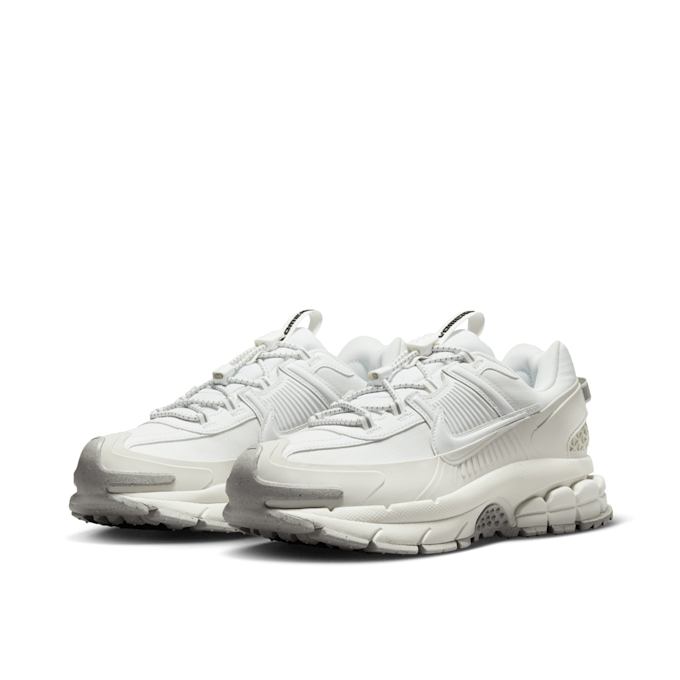 Nike Wmns Zoom Vomero Roam wit 85183 1