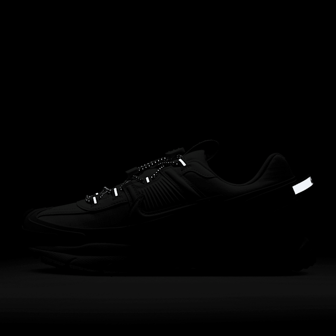 Nike Wmns Zoom Vomero Roam wit 85183 9