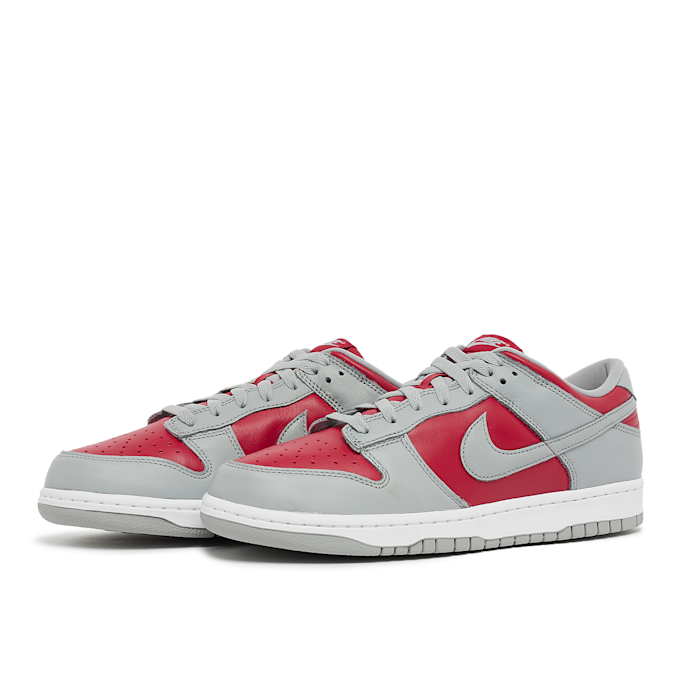 Nike Dunk Low "Ultraman" gris 88243 1