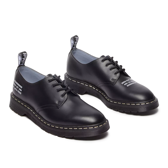 Dr. Martens x Neighborhood Smiths Smooth noir 85240 2