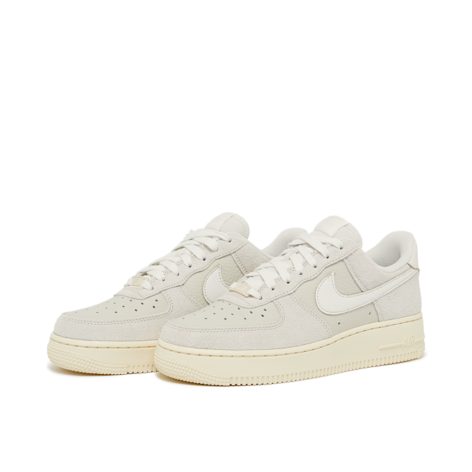 Nike Wmns Air Force 1 '07 LX "Phantom Summit" beige 86163 1