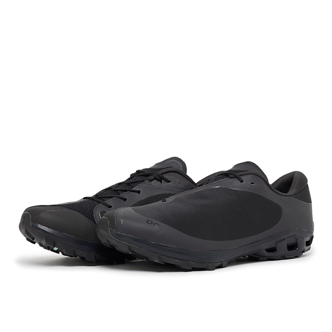 On x PAF Cloudventure Peak noir 86053 1