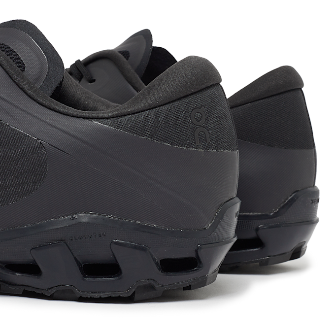 On x PAF Cloudventure Peak zwart 86053 5