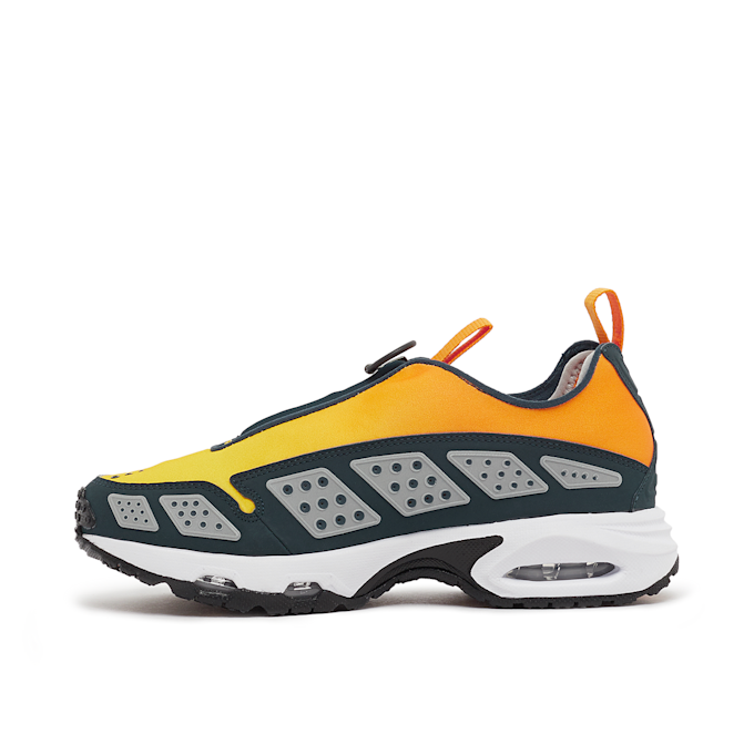 Nike Wmns Air Max SNDR "Canyon Gold" yellow 88341 3