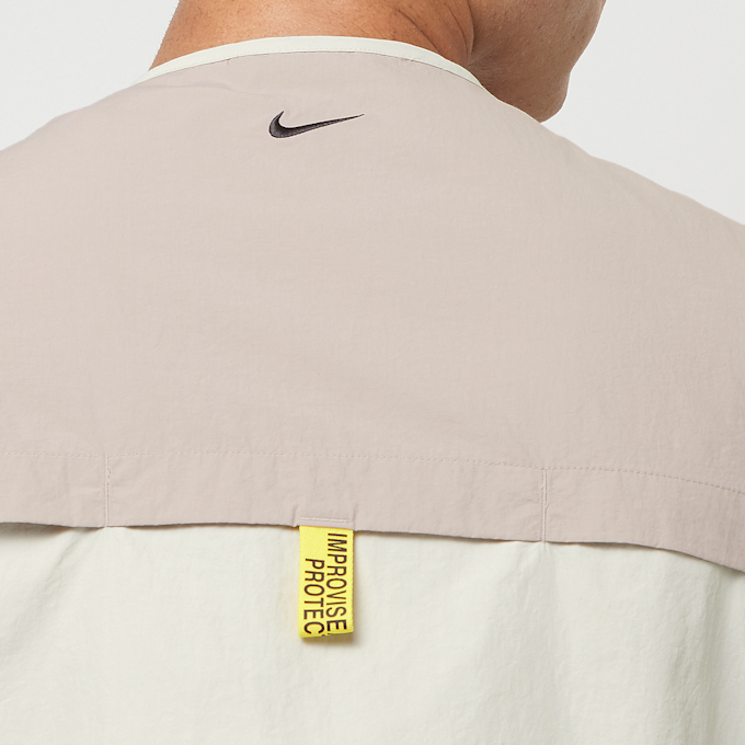 Nike NRG Ispa Mille Vest beige 90700 6