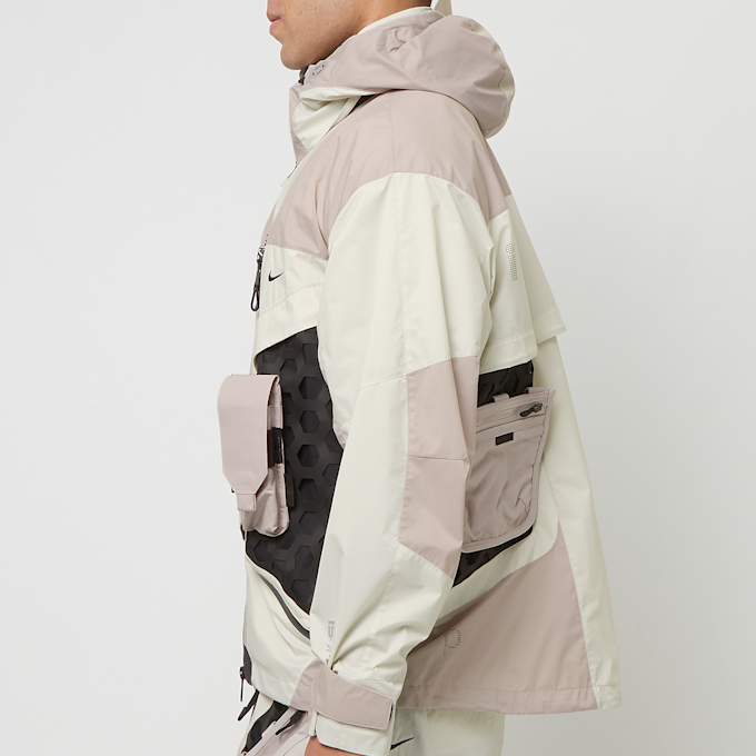 Nike NRG Ispa Butterfly Jacket beige 87158 3