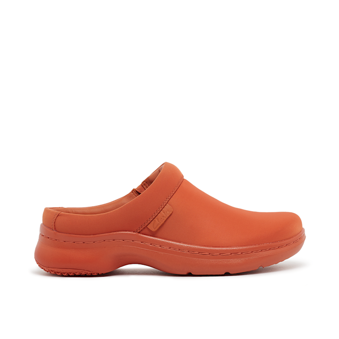Clarks x Martine Rose Wmns Cur Clog 2 orange 88355 2