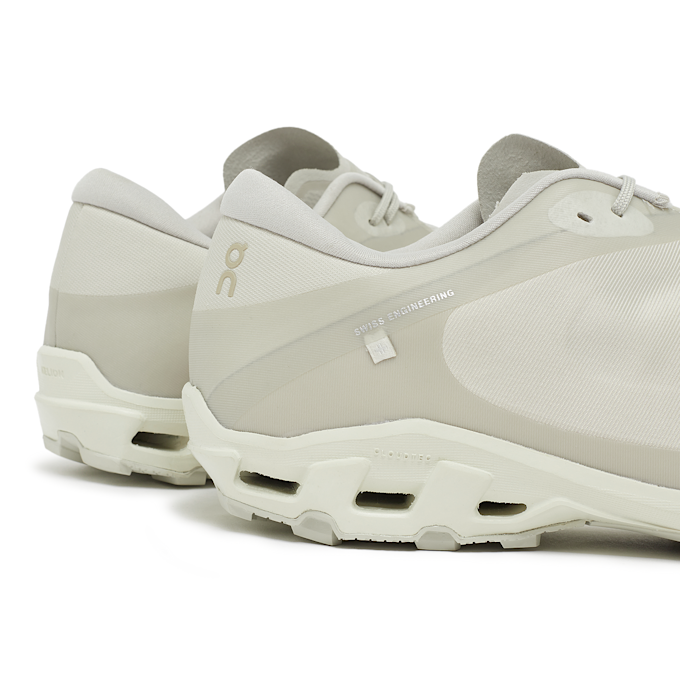 On x PAF Cloudventure Peak beige 85538 5