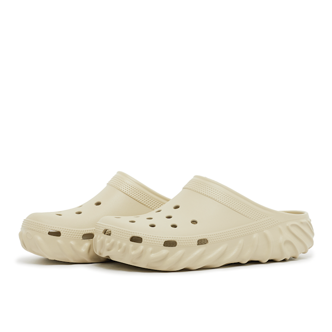 Crocs x Salehe Bembury Saru Clog beige 85557 1