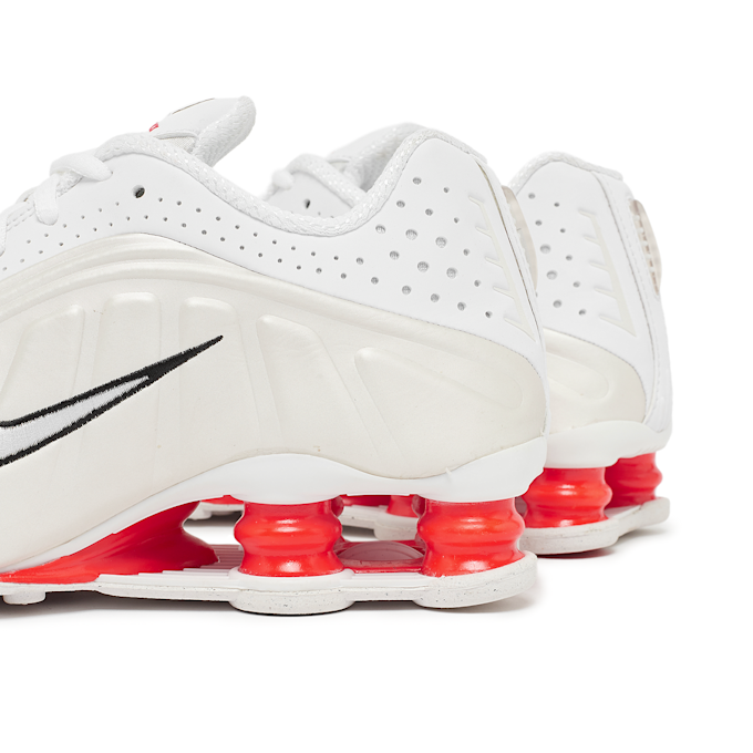 Nike Wmns Shox R4 beige 87632 5