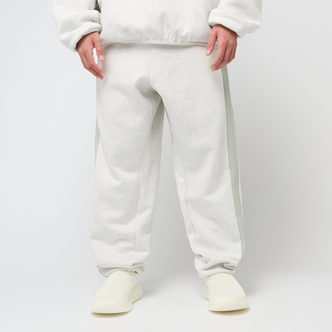 adidas Originals x Fear Of God Athletics Heather Stripe Sweatpant grijs 86265 2