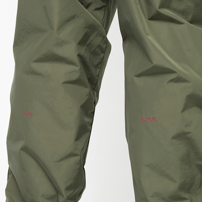 Nike M Nrg Nocta Cs Trk Pant Wvn cargo khaki/khaki/team red grün 89837 6