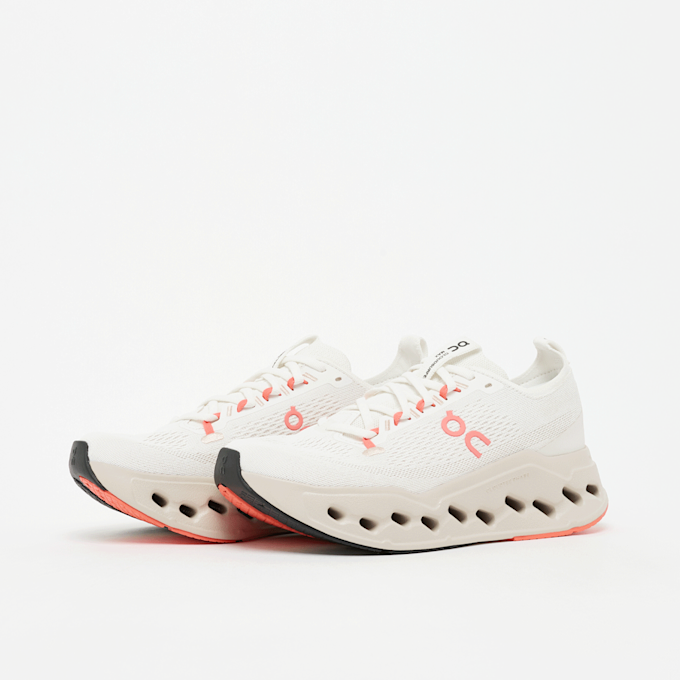 On Cloudsurfer Max blanc 87428 1