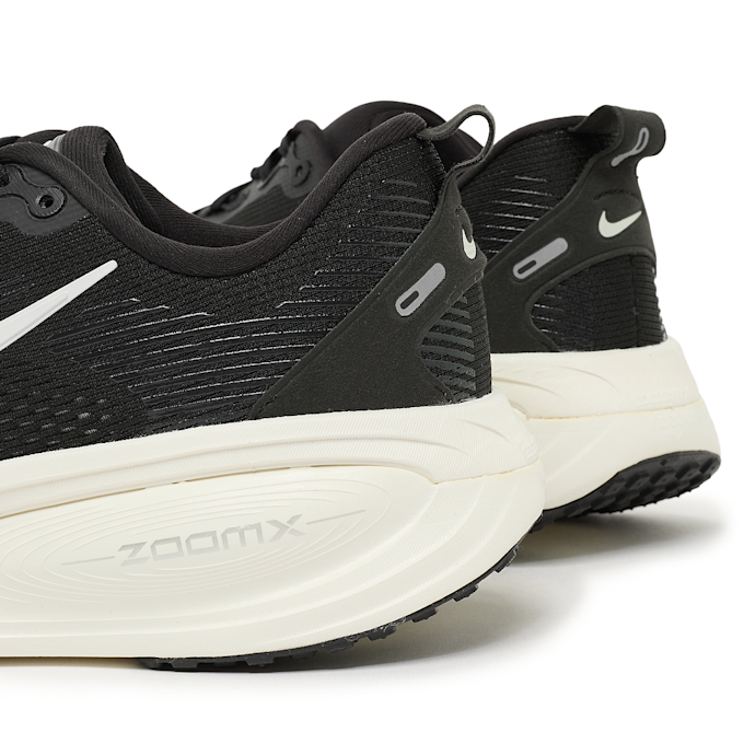 Nike Nike Vomero 18 black/summit white-coconut milk schwarz 86507 5