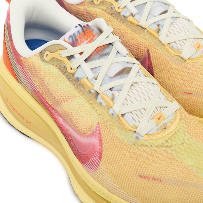 Nike Vomero 18 SE geel 88543 6