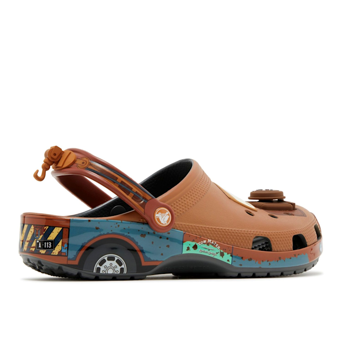 Crocs x Cars Classic Clog "Mater" brun 93132 2