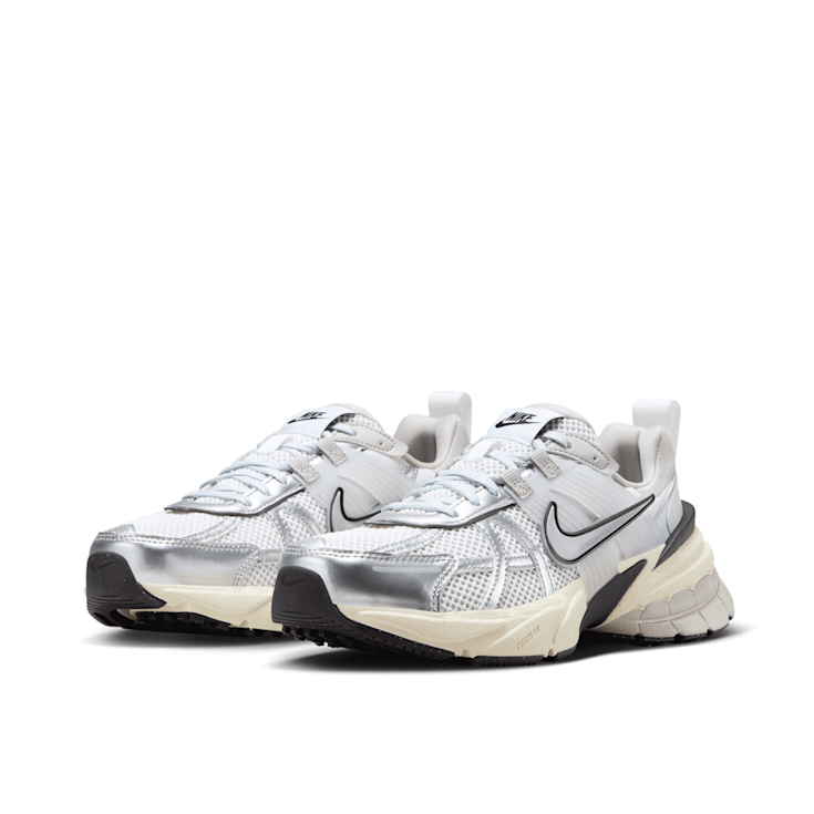 靴 NIKE WMNS V2K RUN Nike V2K Run Women's Shoes. Nike.com