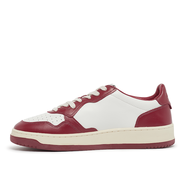 【送料&関税込】Autry Medalist Low-top Sneakers AUTRY Medalist Low leather sneakers | NET-A-PORTER