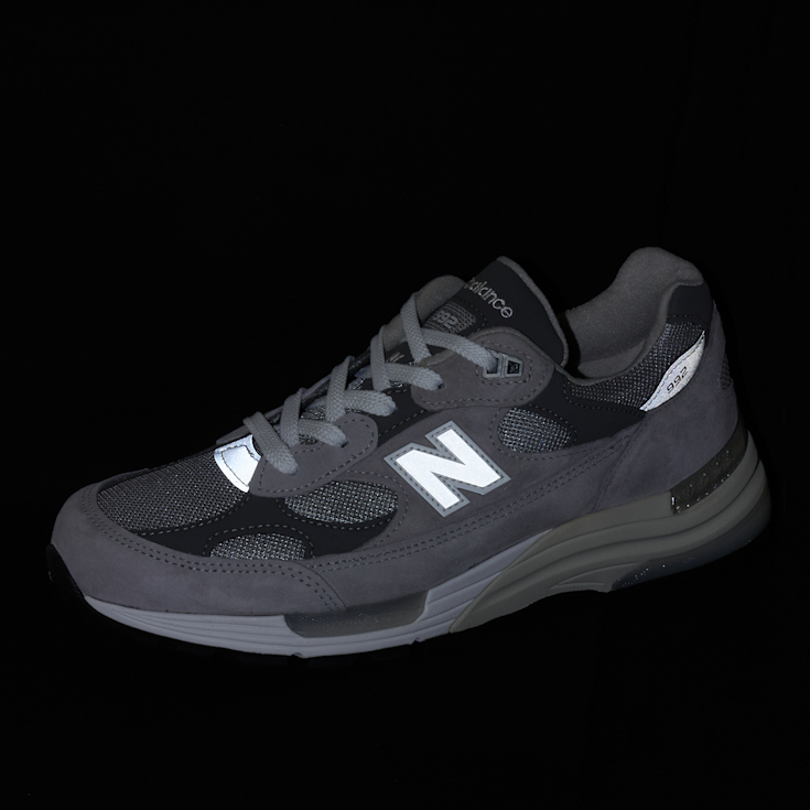 New Balance U992GYブラック/グレー Buy New Balance 992 (U992GY) in grey | U992GY at solebox