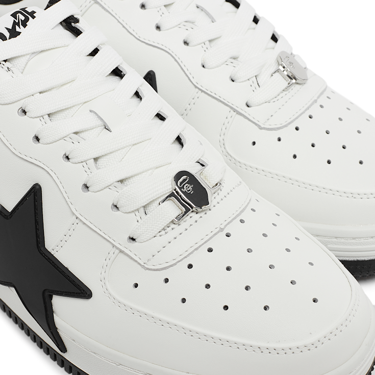 A BATHING APE BAPE STA ホワイト スニーカー A BATHING APE® STA Shark M2 スニーカー | ホワイト | FARFETCH JP