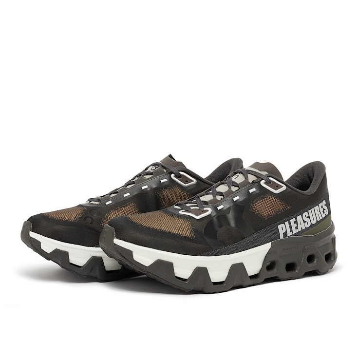 【On】ブラウン Cloudmonster Hyper PLS-TL スニーカー Buy On x Pleasures x The Loop Cloudmonster Hyper TL in brown