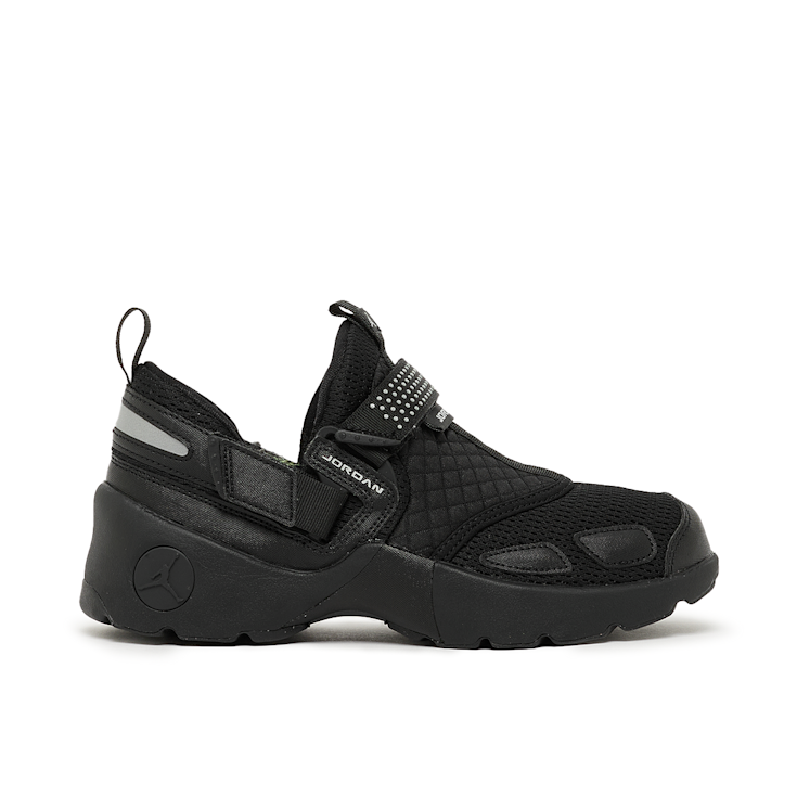 Buy Jordan Wmns Jordan Trunner LX in black HQ2164-001 at solebox