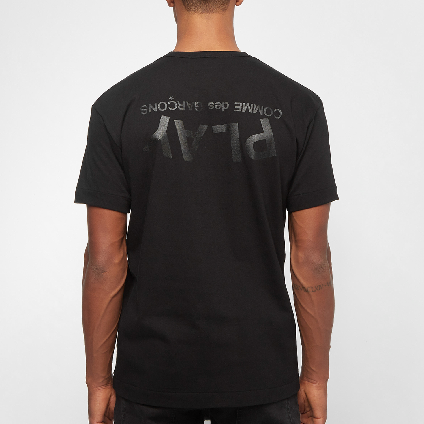 Buy Comme des Garcons Play T-Shirt in schwarz | P1T188-1 at