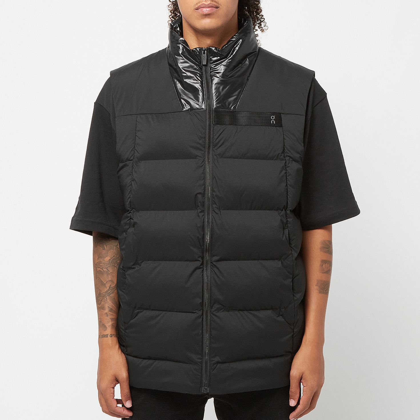 ジャケット・アウター OMMO PADDING CIRCLE VEST BLACK Moto Puffer Vest in BLACK | alexanderwang®