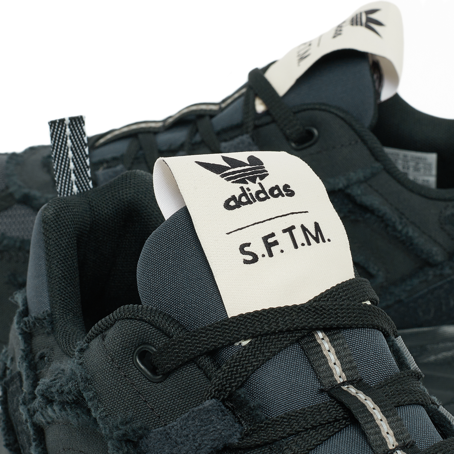 ダーククリエイター　1st 英語　faded Buy adidas Originals x Song for the Mute Shadowturf in zwart