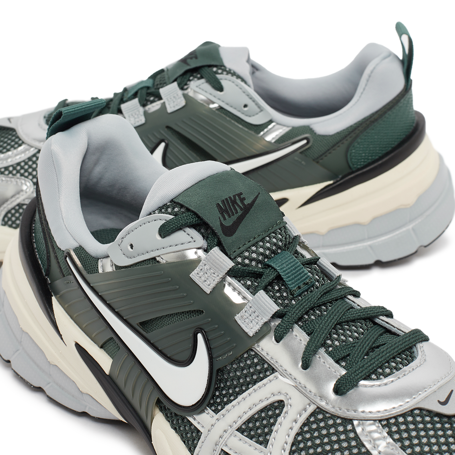 nike v2k run グリーン Nike V2K Run 'Vintage Green White' HJ4497-300