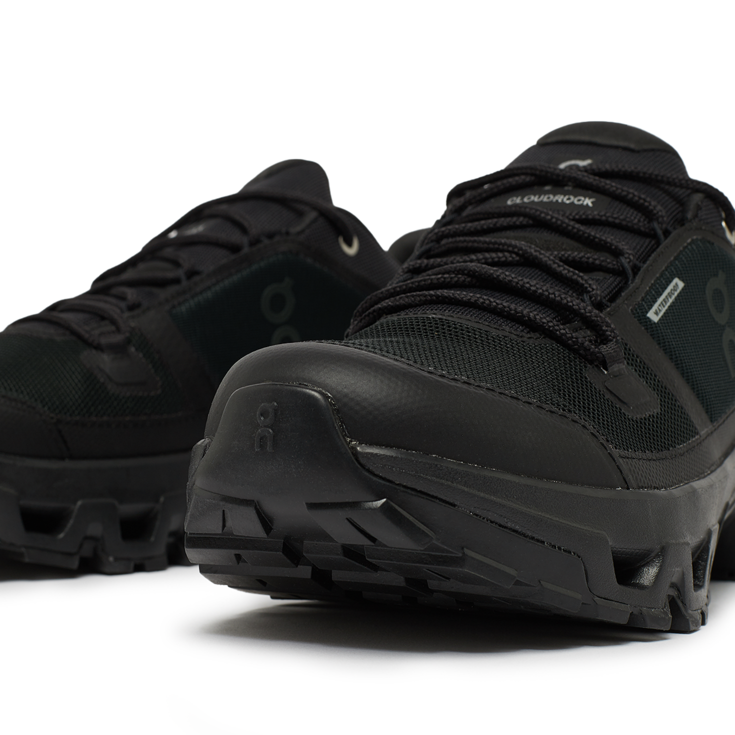 国内配送 On W Cloudrock Low Waterproof BLACK/BLACK Shop Womens Cloudrock Low WP in Black | Black - Black