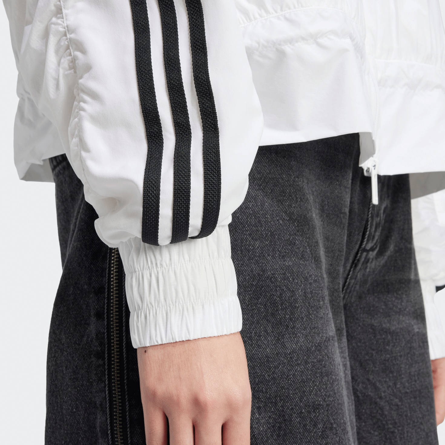 ★春の人気ジャケット★(W)Adidas Ruched Light Bomber Jacket CLOTHING - Ruched Light Bomber Jacket - Black | adidas Oman