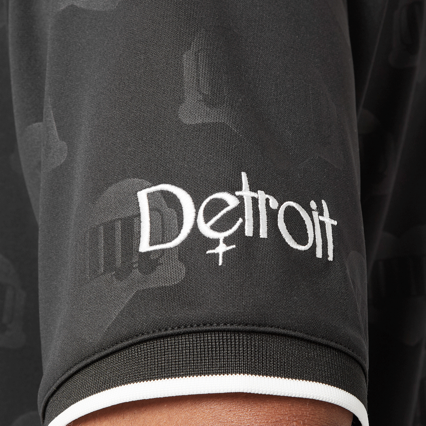 Carhartt WIP Hartt's Football T-Shirt | Bluebird Heart Train