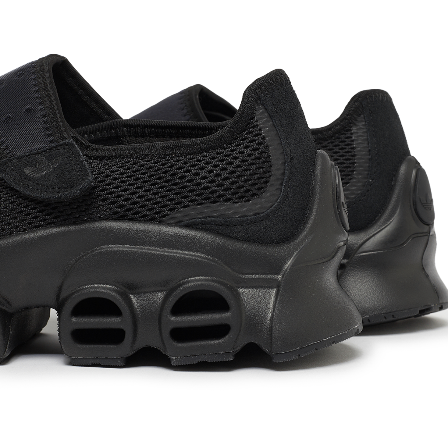 ● ADIDAS ● ADIFOM MEGAJANE BLACK Adidas - WMNS Adifom Megajane Sneaker in Core Black - JI2416
