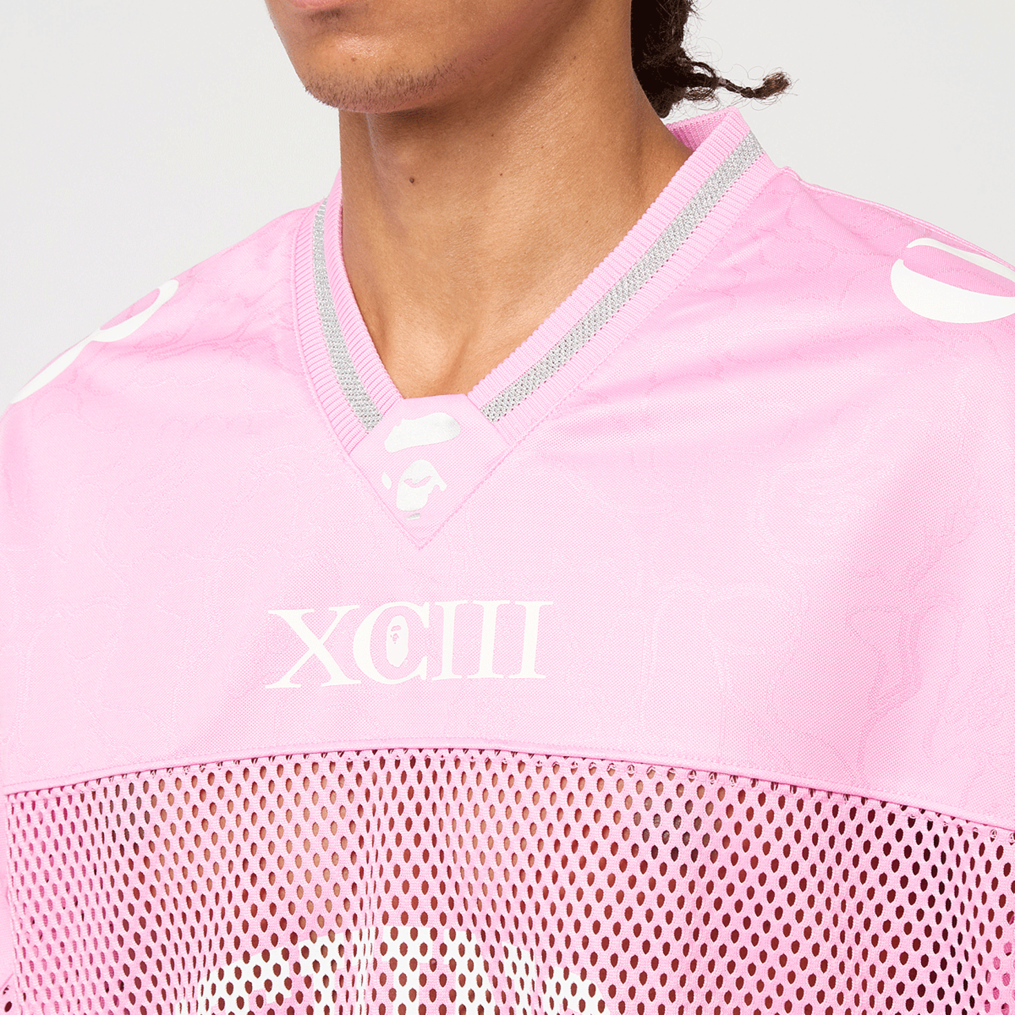 ウェア BAPE LINE CAMO MULTILOGO RELAXED PINK LINE CAMO MULTI LOGO RELAXED FIT FOOTBALL JERSEY | bape.com