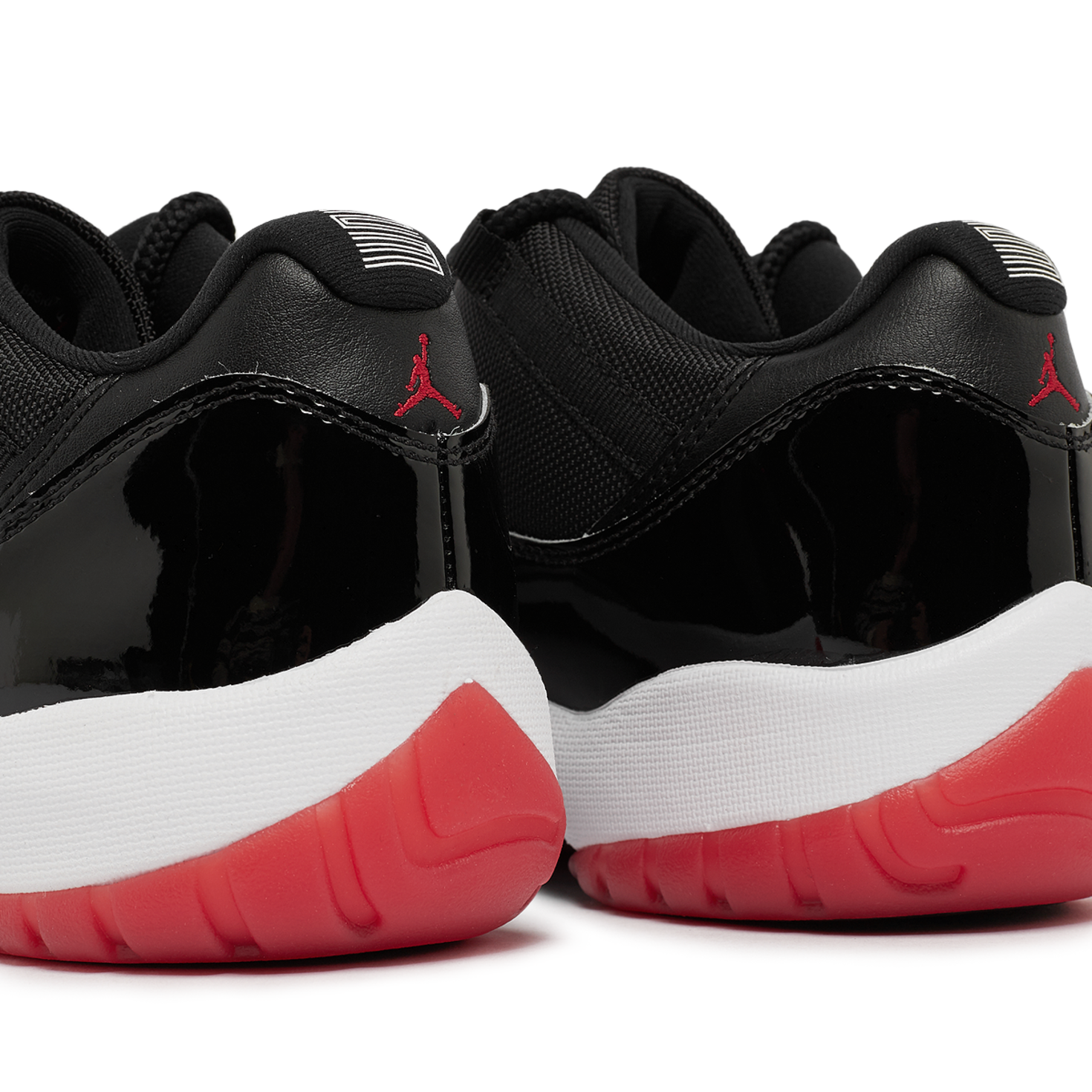 【USED】Air Jordan 11 RETRO LOWブレッド黒赤28cm Air Jordan 11 Retro Low 'Bred' 528895-012