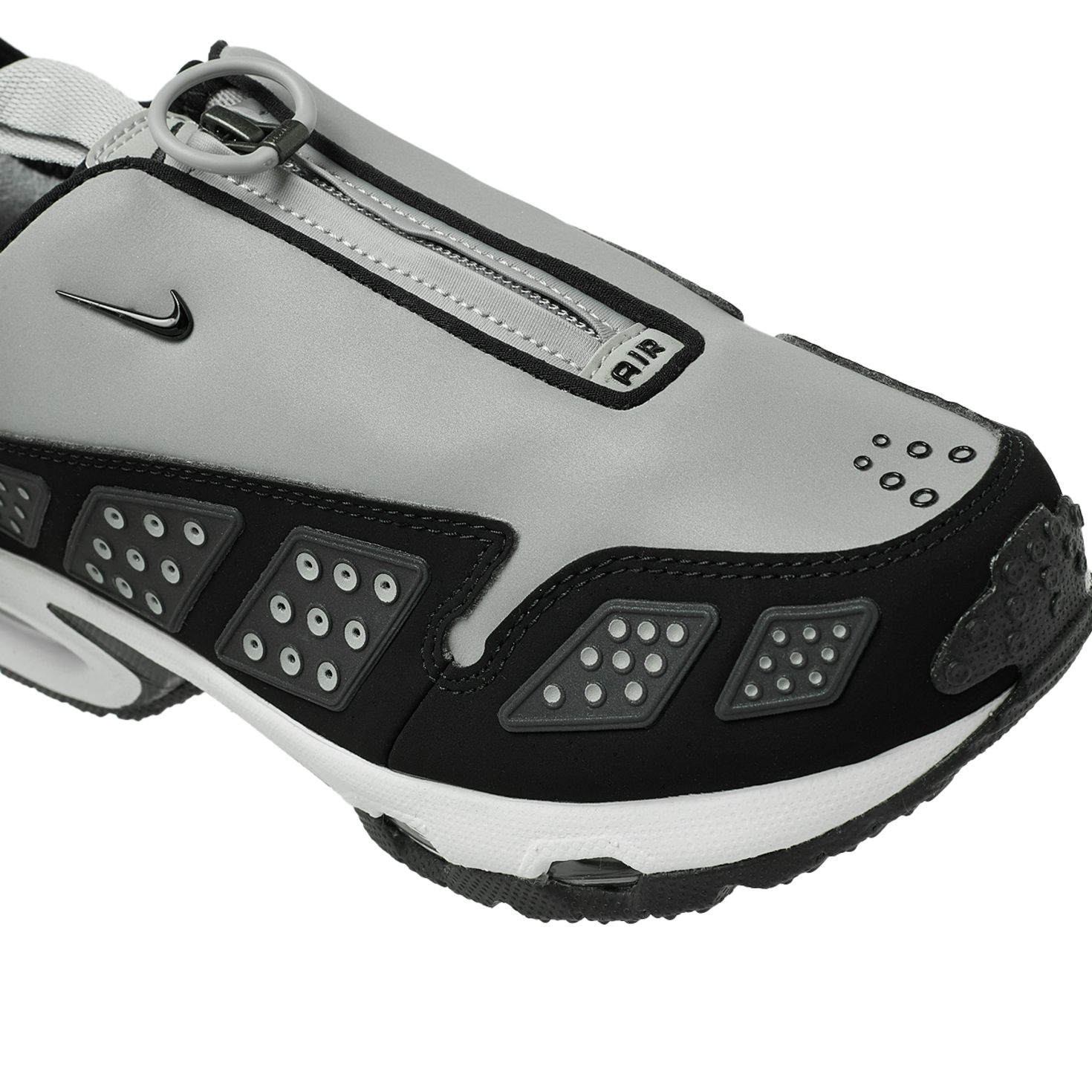 NIKE★AIR MAX SNDR★BLACK AND SILVER The Nike Air Max SNDR 