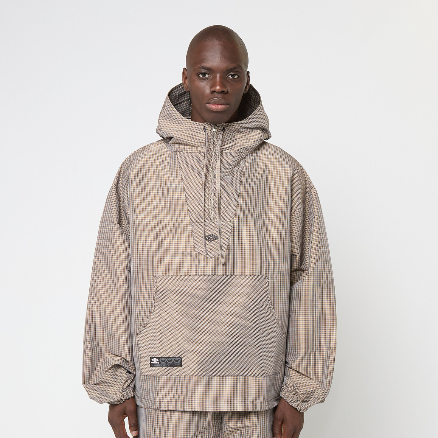 SLAM JAM and UMBRO アノラックナイロンジャケットＬsize Umbro Mens Beige Black - Adult Slam Jam AW25 Masked Check Anorak